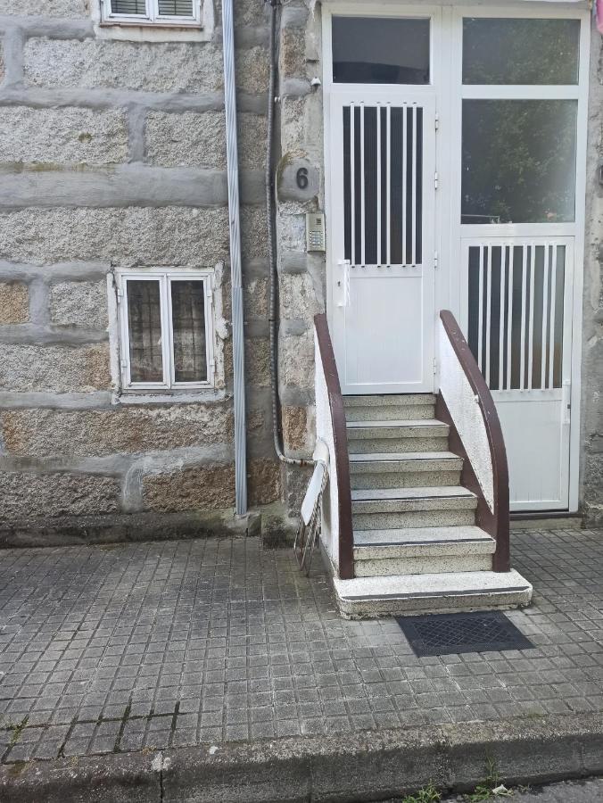 O Descanso Da Abella Apartment Оуренсе Екстериор снимка