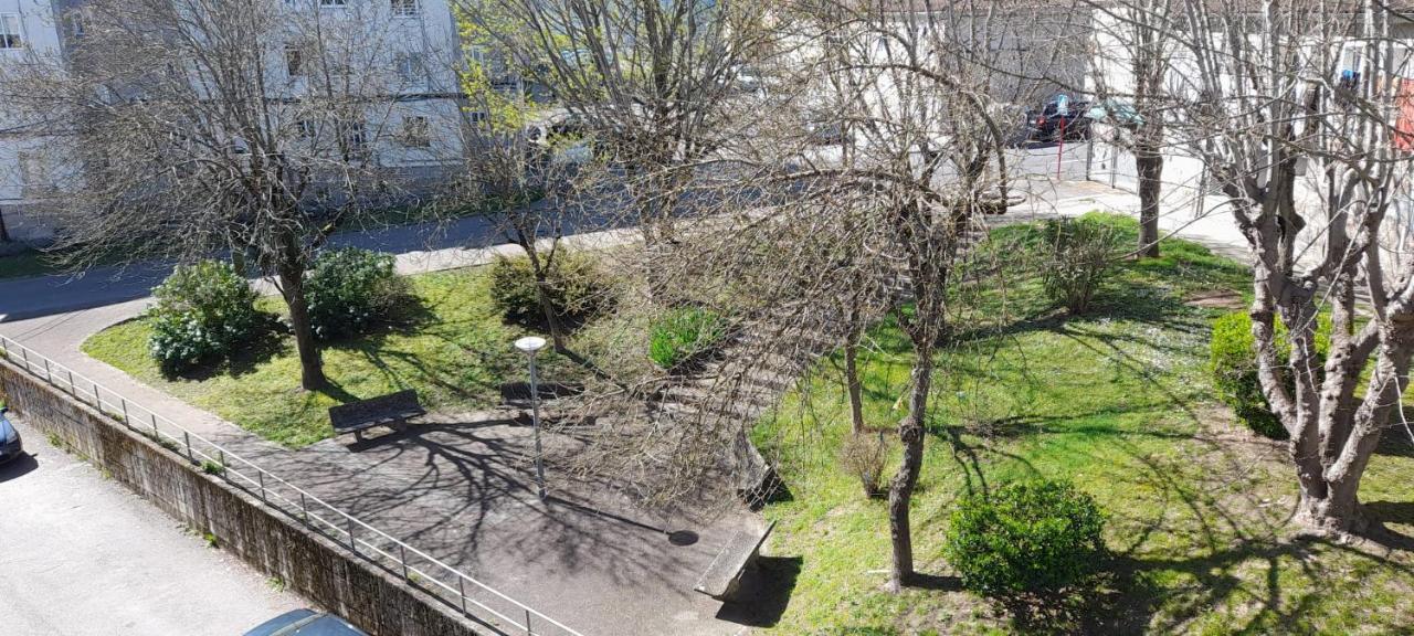 O Descanso Da Abella Apartment Оуренсе Екстериор снимка